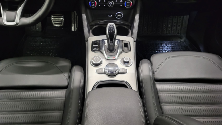 Zdjęcie przedmiotu: ALFA ROMEO Stelvio 2.0 Turbo Veloce Q4 aut