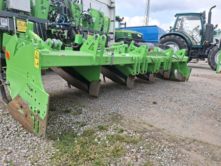 Zdjęcie przedmiotu: Czterorzędowa sadzarka do ziemniak&oacute;w z napędem hydraulicznym AVR CERES 440