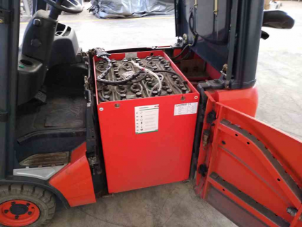 Zdjęcie przedmiotu: Electric pallet truck FENWICK-LINDE E16PH-01