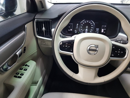 Zdjęcie przedmiotu: Volvo V90