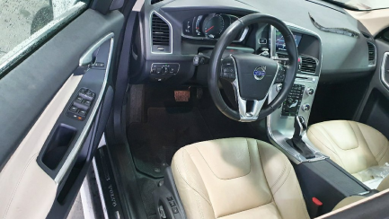 Zdjęcie przedmiotu: Volvo XC60 D5 AWD Summum aut
