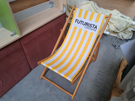 Zdjęcie przedmiotu: Wyposażenie restauracji (krzesła, stoliki, parasole, leżaki)