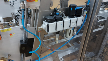 Zdjęcie przedmiotu: Automatic machine for packing butter into TREPKO 822 cubes and collective packing cubes into boxes TREPKO 710