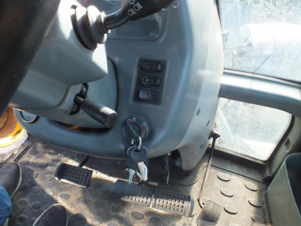 Zdjęcie przedmiotu: VALTRA T213 VERSU agricultural tractor