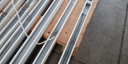 Zdjęcie przedmiotu: LED shop lighting set: POLARIS Led line, model Zander 240-180-54W-D - 16 pcs, rope suspensions - 30 pcs, connector - 1 pcs.