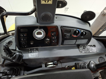 Zdjęcie przedmiotu: Koparko-ładowarka MECALAC TLB 870