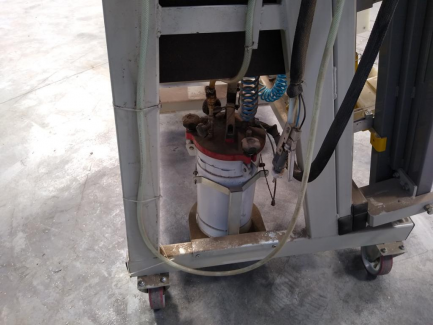 Zdjęcie przedmiotu: Pneumatic press for mounting PMJ-SZ drawers