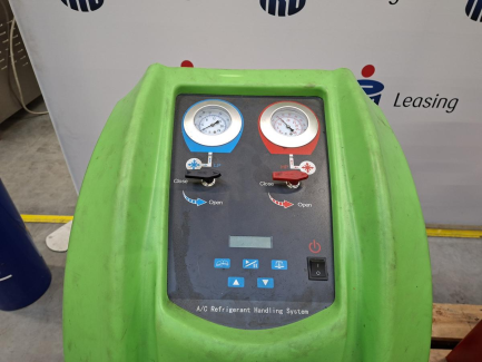 Zdjęcie przedmiotu: Workshop equipment set (VIAKEN X520 air conditioning service station, ROCKS OK.-08.3100 wheel balancer)