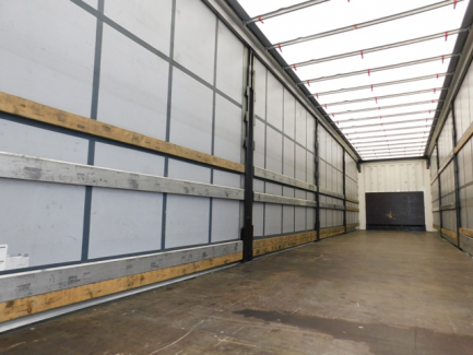 Zdjęcie przedmiotu: KRONE SD Curtain semitrailer