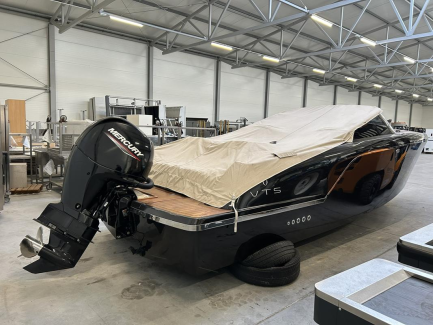 Zdjęcie przedmiotu: Ł&oacute;dź motorowa VTS FLYING SHARK 7.7