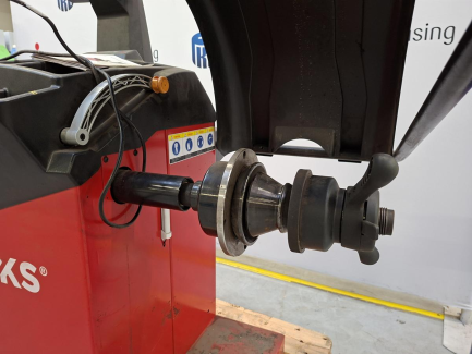 Zdjęcie przedmiotu: Workshop equipment set (VIAKEN X520 air conditioning service station, ROCKS OK.-08.3100 wheel balancer)