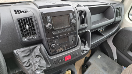 Zdjęcie przedmiotu: Peugeot BOXER 435 2.2 BlueHDi E6.2 3.5t L3H3 Pro