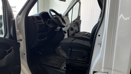 Zdjęcie przedmiotu: Renault Master FWD 2.3 dCi L3H1 Pack Clim S&S+E E6 3.5t