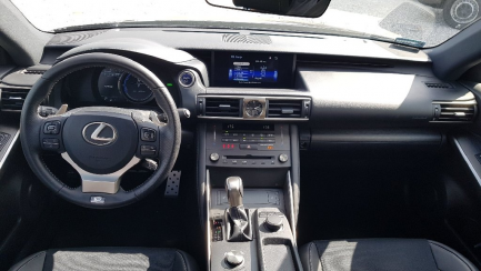 Zdjęcie przedmiotu: Lexus IS300h Elegance