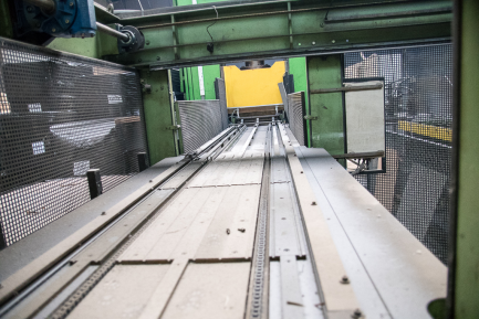 Zdjęcie przedmiotu: Technological line for the production of SICODAN condensers CONDENSER line