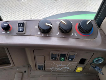 Zdjęcie przedmiotu: John Deere 6430 tractor + KNOCH I front loader