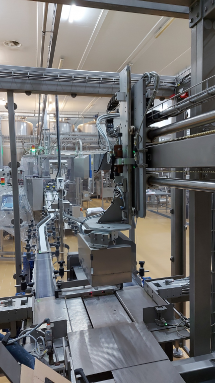 Zdjęcie przedmiotu: Automatic machine for packing butter into TREPKO 822 cubes and collective packing cubes into boxes TREPKO 710