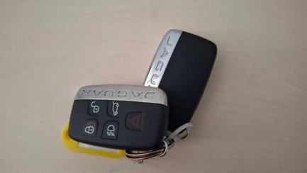 Zdjęcie przedmiotu: Jaguar F-Pace 2.0 R-Sport