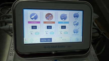 Zdjęcie przedmiotu: Aquapeel 6 in 1 aesthetic medicine treatment device