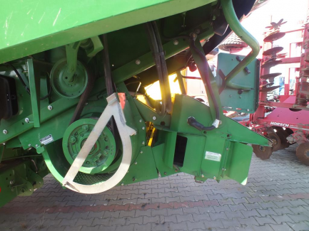 Zdjęcie przedmiotu: JOHN DEERE S690 S600 harvester + header JOHN DEERE model 635R with a header carriage