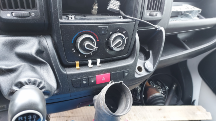 Zdjęcie przedmiotu: Peugeot BOXER E6 3.5t + zabudowa