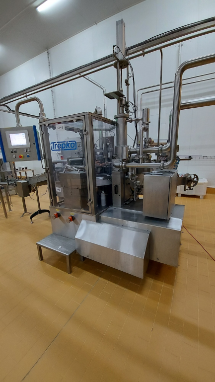 Zdjęcie przedmiotu: Automatic machine for packing butter into TREPKO 822 cubes and collective packing cubes into boxes TREPKO 710