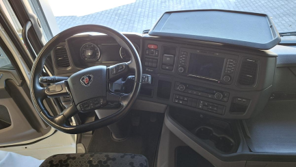 Zdjęcie przedmiotu: SCANIA R460 Super E6 18.0t 4x2 NA Highline