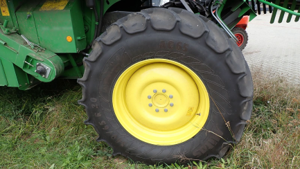 Zdjęcie przedmiotu: JOHN DEERE T660 T600 harvester with HEDER 625R / 625R
