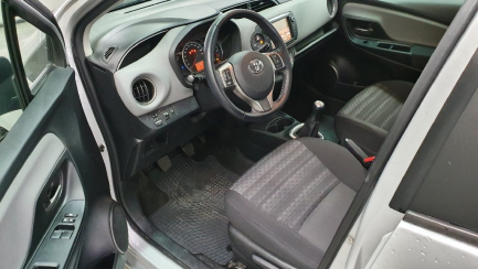 Zdjęcie przedmiotu: Toyota Yaris Hatchback