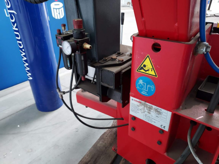 Zdjęcie przedmiotu: CEMB SM 665 wheelless tire changer