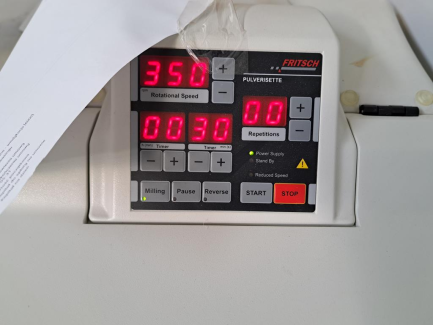 Zdjęcie przedmiotu: Laboratory kit (Flow measurement system, Particle size analyzer, Planetary mill)