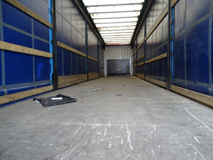 Zdjęcie przedmiotu: KRONE SD curtain semi-trailer