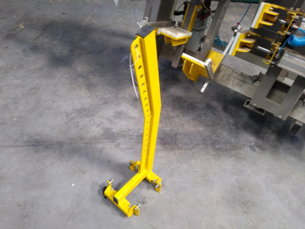 Zdjęcie przedmiotu: Pneumatic press for mounting PMJ-SZ drawers