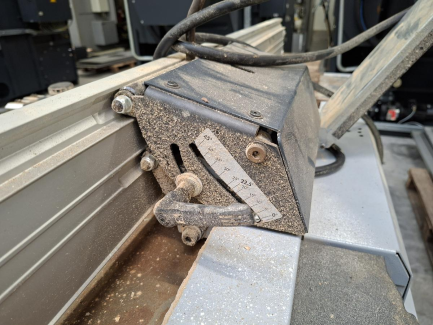 Zdjęcie przedmiotu: Wyr&oacute;wnywarko-grubiarka FELDER AD 951