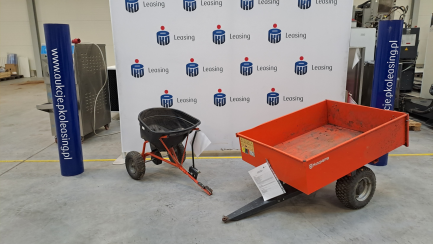 Zdjęcie przedmiotu: Przyczepka i rozsiewacz PROFI