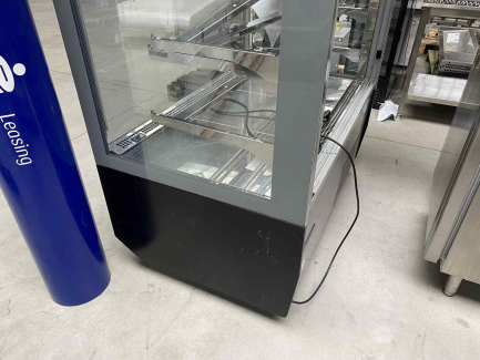 Zdjęcie przedmiotu: Witryna cukiernicza ISA Metro St VP SERVITA L1300 RV wym.1300x833x1350mm 