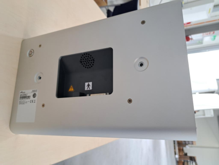 Zdjęcie przedmiotu: MIHA BODYTEC II muscle electrostimulation device