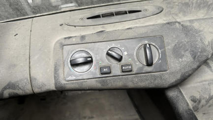 Zdjęcie przedmiotu: Spalinowy w&oacute;zek widłowy Linde H50T-02 