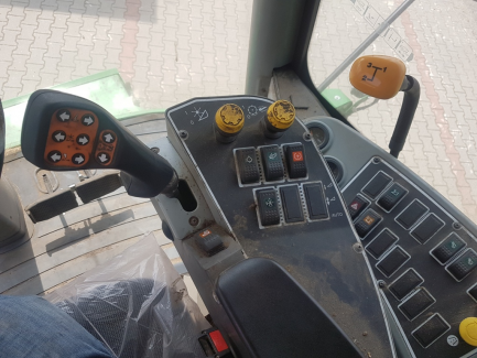 Zdjęcie przedmiotu: Kombajn Zbożowy John Deere W 330 Z HEDEREM I STOŁEM DO RZEPAKU