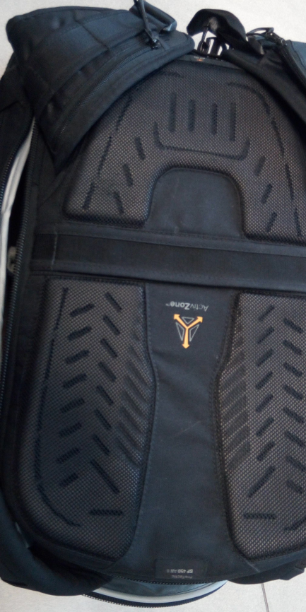 Zdjęcie przedmiotu: Photographic equipment set (CARL ZEISS Batis 25 mm f / 2 / Sony E lens, MARUMI Fit filter + Slim Protect 62mm, QUADRALITE Stroboss 36 Sony lamp, LOWEPRO ProTactic BP 450 AW II backpack, SANDISC 64GB memory cards)