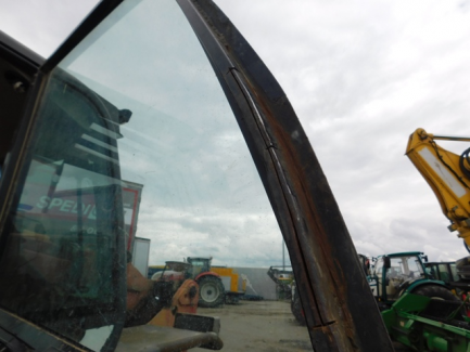 Zdjęcie przedmiotu: Manitou BF telescopic loader, 44158 Ancenis Cedex France MT 1740 SLT