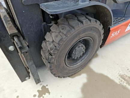 Zdjęcie przedmiotu: Вилочний навантажувач Toyota 02-8FGF18