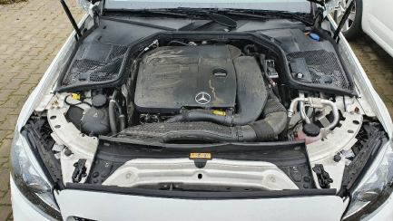 Zdjęcie przedmiotu: MERCEDES C200 4MATIC 9G-TRONIC