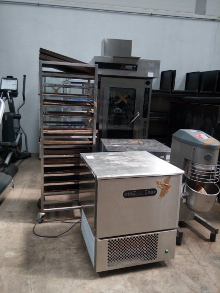 Zdjęcie przedmiotu: GASTRONOMIC EQUIPMENT