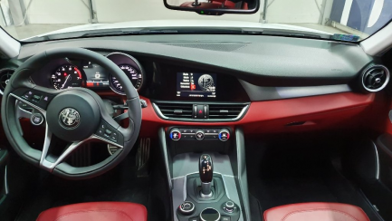 Zdjęcie przedmiotu: ALFA ROMEO GIULIA sedan 2.0 Turbo Veloce Q4 aut