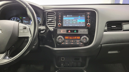 Zdjęcie przedmiotu: Mitsubishi Outlander 2.0 Intense Comfort 4WD CVT