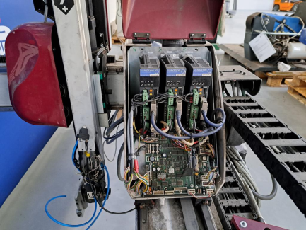 Zdjęcie przedmiotu: WITTMANN W711 linear robot designed to work with an injection molding machine