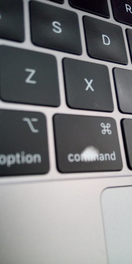 Zdjęcie przedmiotu: Apple MacBook Pro 13-inch with Touch Bar 2.4GHz quad-core 8th generation Intel Core i5 processor, 16GB, 512GB, Space Gray