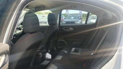 Zdjęcie przedmiotu: ALFA ROMEO GIULIA 2.0 Turbo Business aut