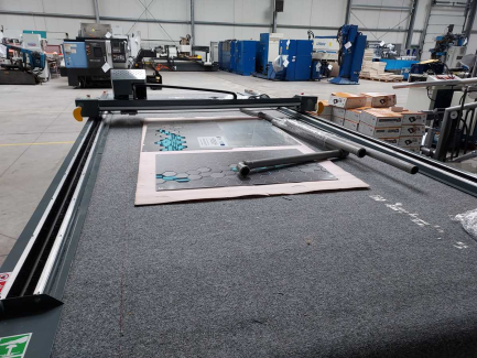 Zdjęcie przedmiotu: St&oacute;ł do rozkroju tkanin typu KATER D&D System L.Domino R.Dziadura sp.j INVENT TC3S-25-KPL